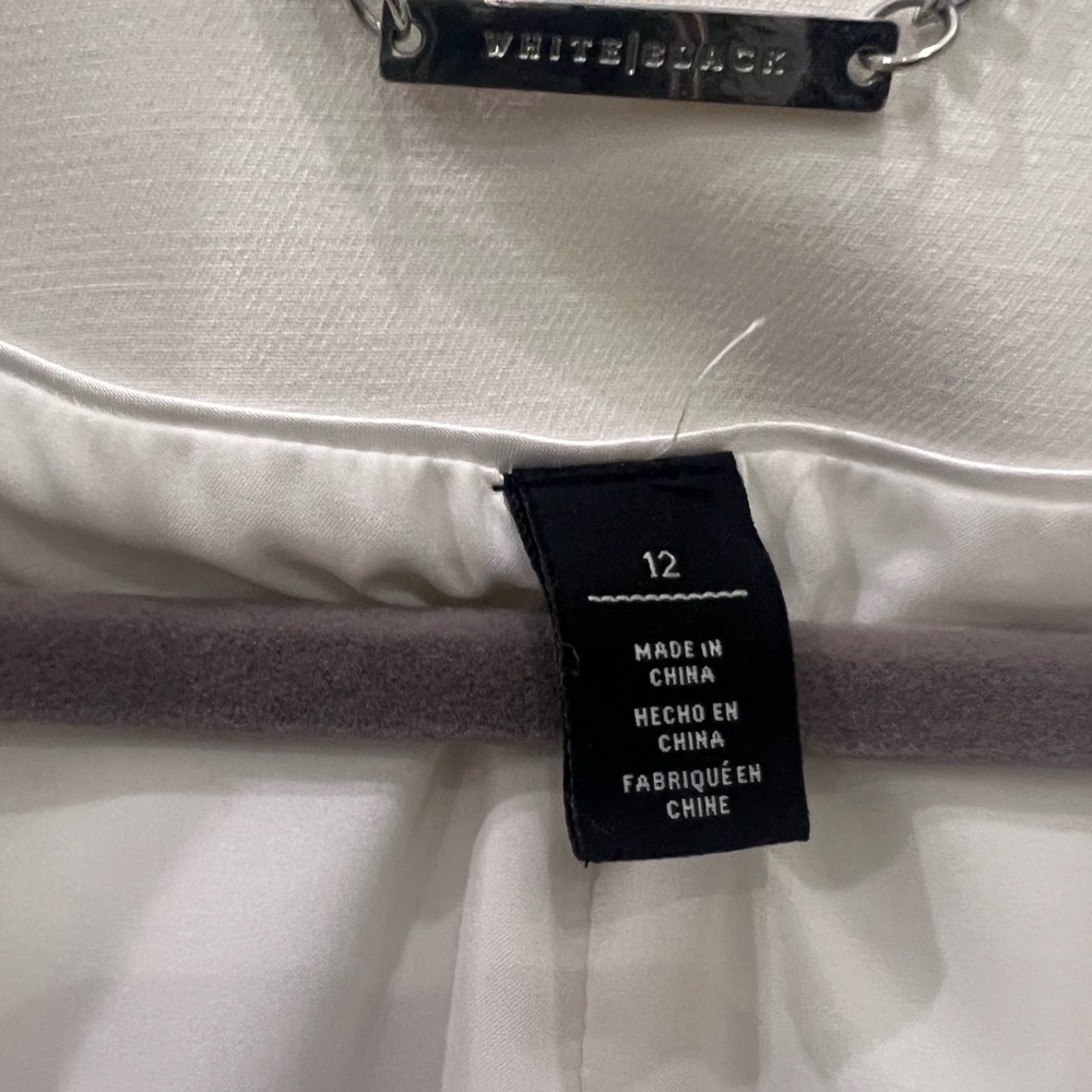 White House Black Market White Sleeveless Shirt/Vest - Picture 2 of 2
